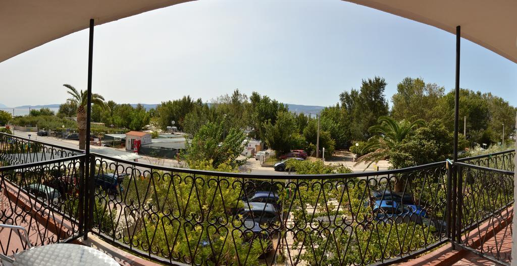 Pansion Begic Hotel Omiš Exterior foto