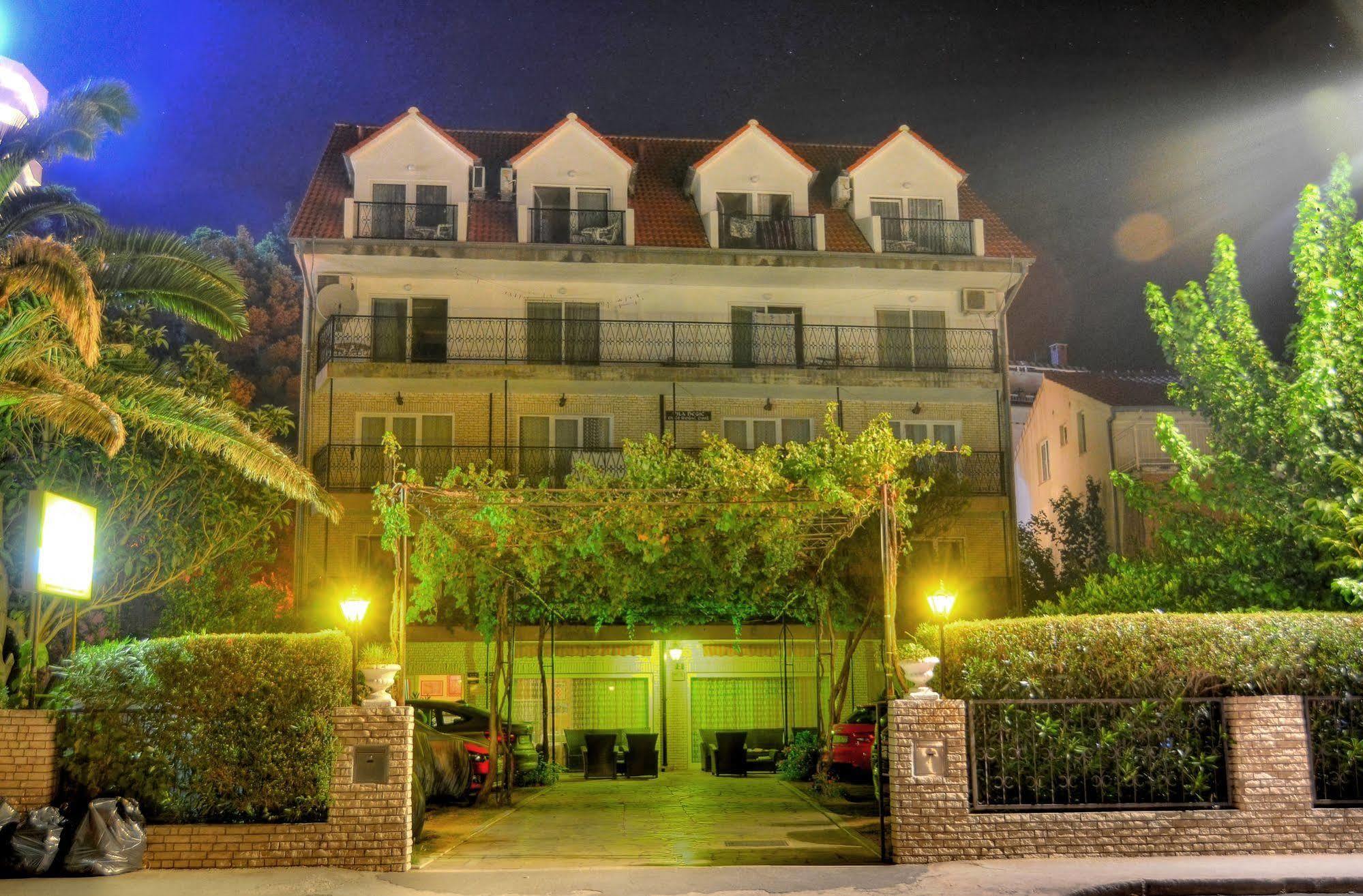 Pansion Begic Hotel Omiš Exterior foto