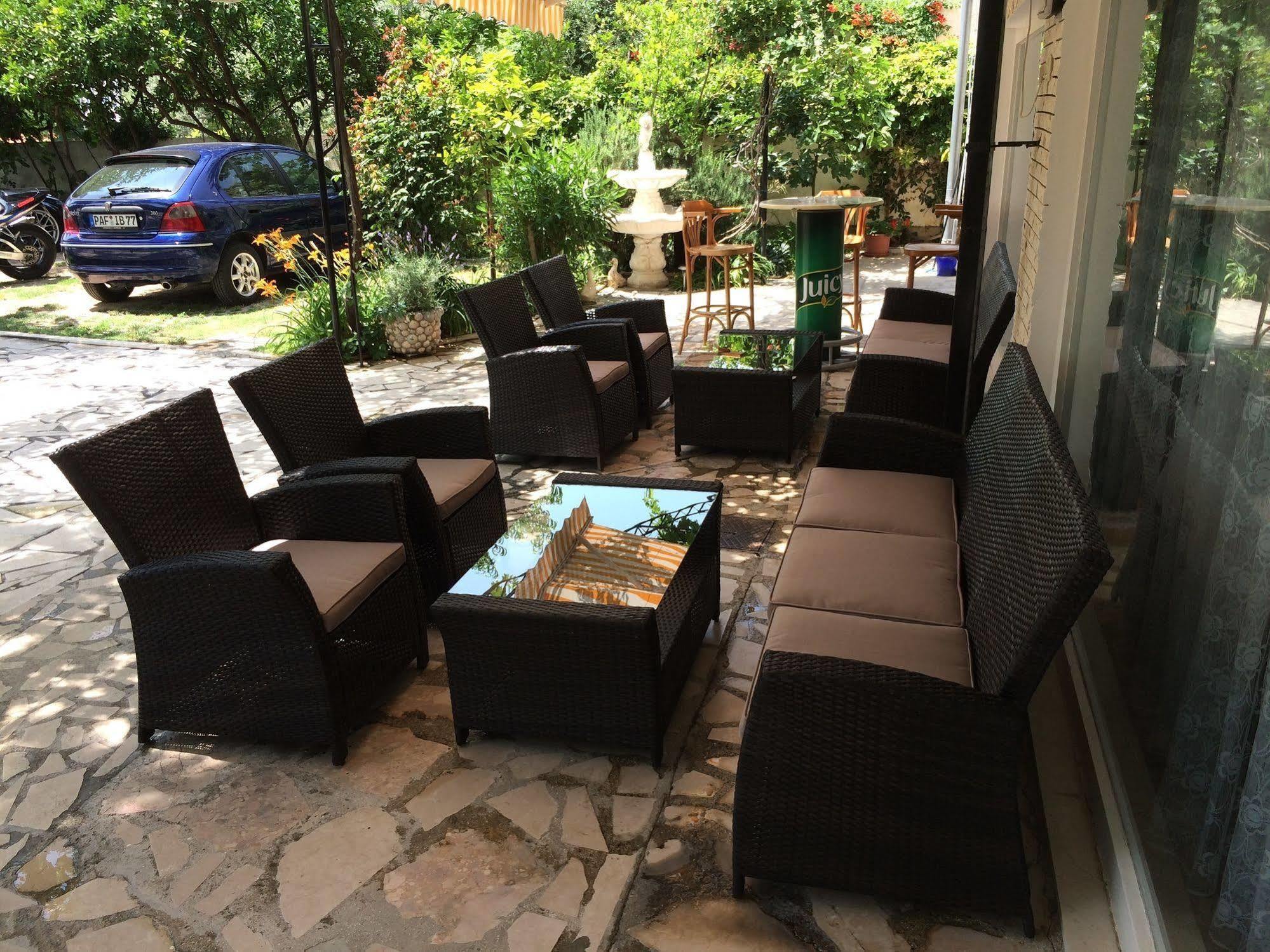 Pansion Begic Hotel Omiš Exterior foto